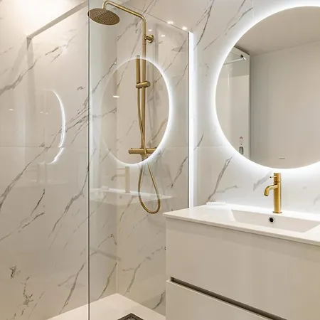 Luxurious 2 Bedroom Penthouse With Roof Terrace
